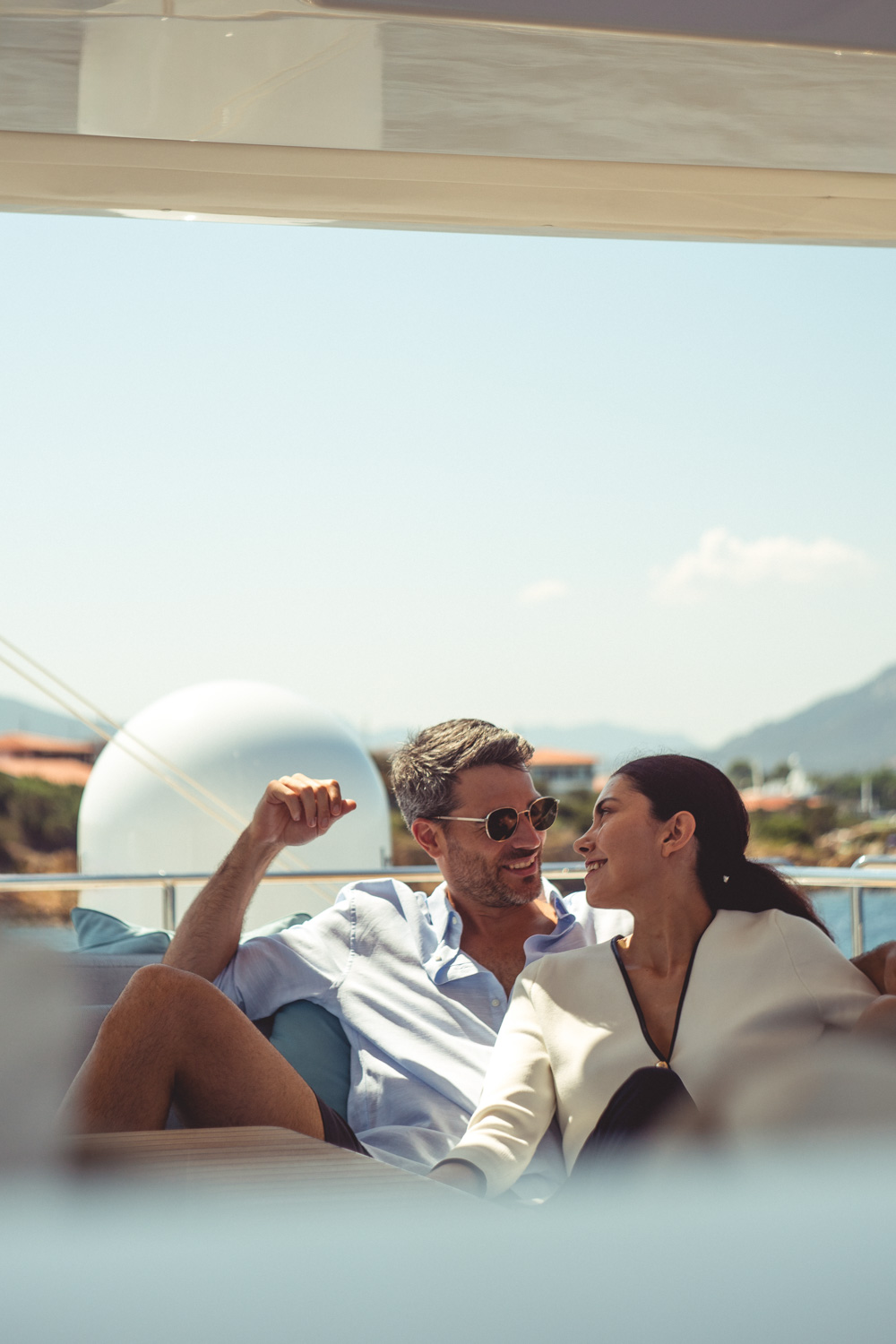 Yacht lifestyle photography, Dośiwaczony fotograf, Kreatywne zdjęcia na social media, Instagram photography, Content na social media, Creative fashion editorials, Fotografia reklamowa, Exclusive yacht photography, Elegancka fotografia mody